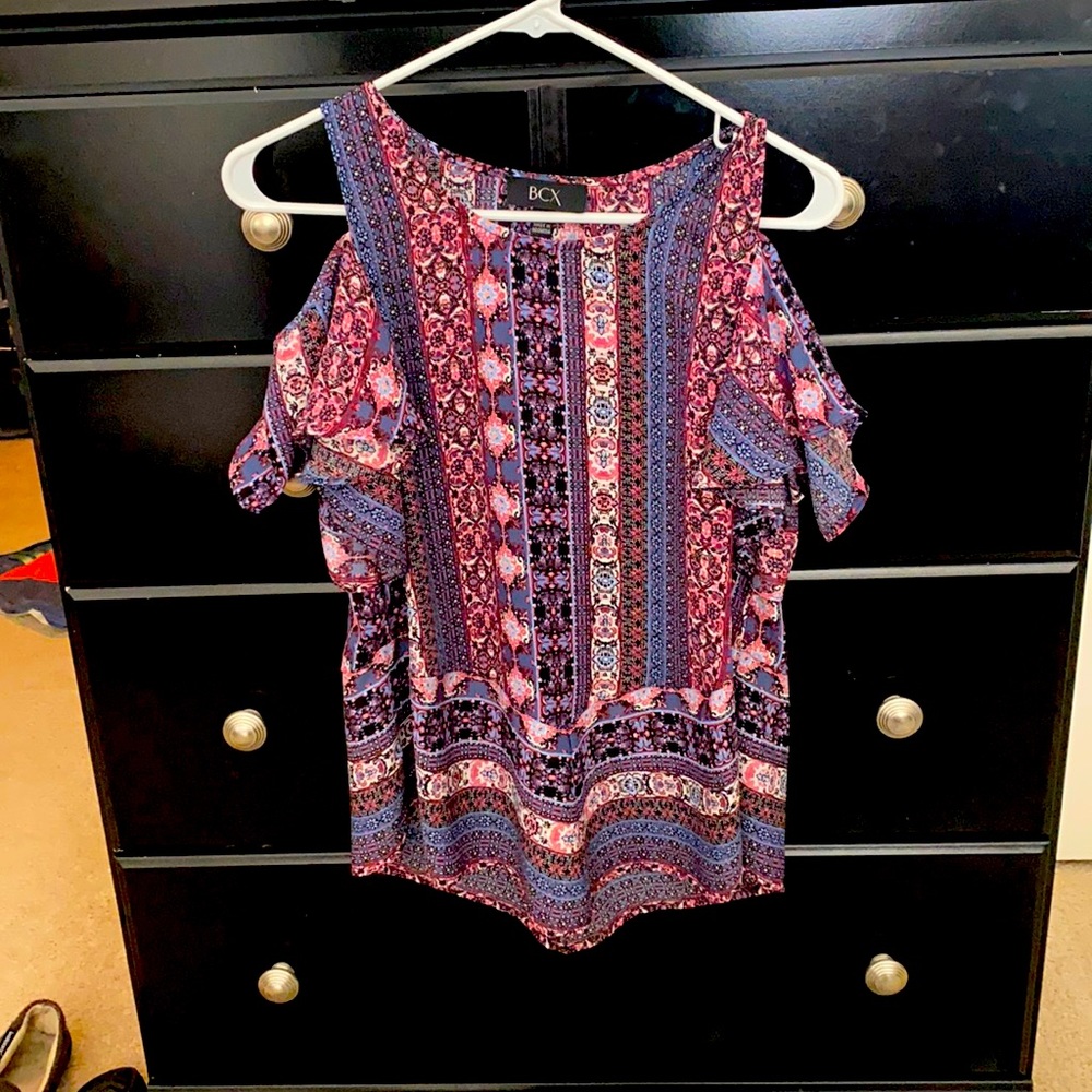 NWOT cold shoulder t-shirt